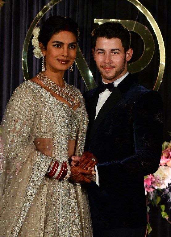 Bollywood oyuncusu Priyanka Chopra 22 metrelik duvak giydi Bollywood oyuncusu Priyanka Chopra 22 metrelik duvak giydi